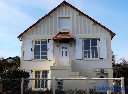 Villa des sables avec 1 studio pour 2 personnes pouvant être complété par une chambre avec sa salle de bain et WC si 4 personnes - Image 1