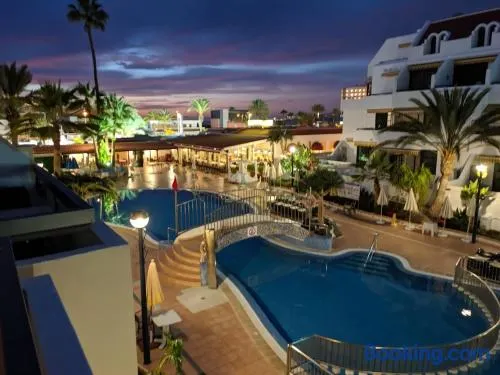 Colon II apartment with aircon, pool bar, beachside - Playa De Las Américas - Image 1