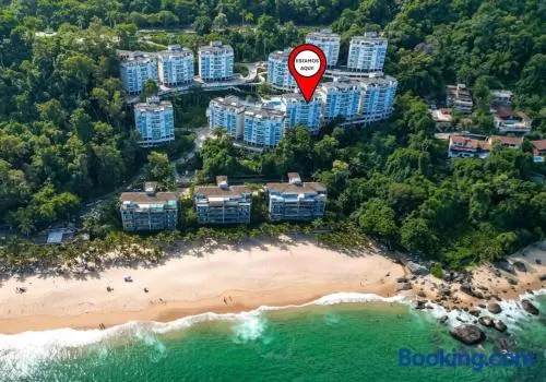 Cobertura duplex , vista mar 90 metros da praia, piscina oceânica , diversão garantida - Image 1