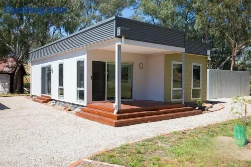 Ironbark Cabin at Homewood Lodge - Image 1