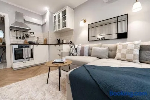 Velora-Delux Apartment in City Center FREE Parking - Image 1