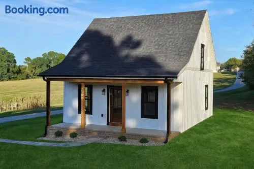 Cottage on Conrad - Image 1