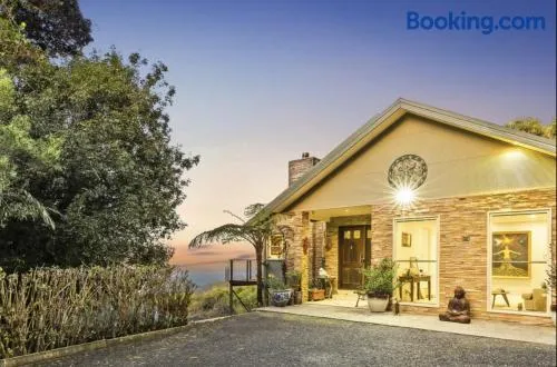 Serenity Rainforest Retreat With Breathtaking Gold Coast Views - Sleeps 4 - 6 people - Shared Home - Image 1