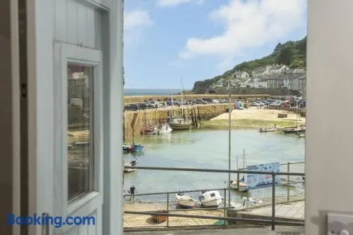 Berlewen, Mousehole - Image 1