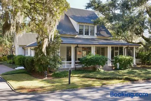3 Bedroom Wilson Village Home 14 - Image 1