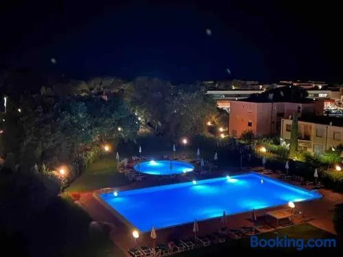 Appartamento tranquillo con patio e piscina - Image 1