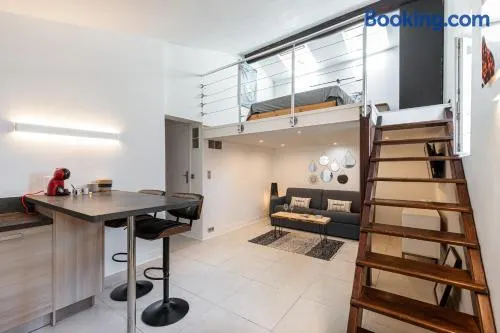 Superbe appartement en plein centre du vieil Antibes - Image 1