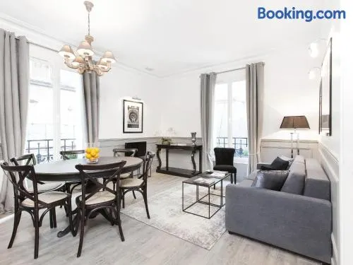 LivinParis - Luxury 2 Bedrooms Grands-Boulevards I - Image 1
