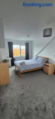 Private Room in Eglantine Avenue in Central Belfast - Image 1