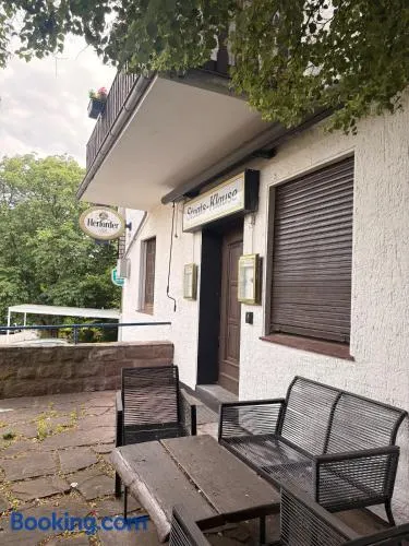 Schlafen in der Kneipe x Whirlpool & Heimkino - Image 1