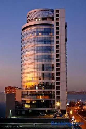 Staybridge Mini-Hotel in Most City PANORAMIC RIVER VIEW - Image 1