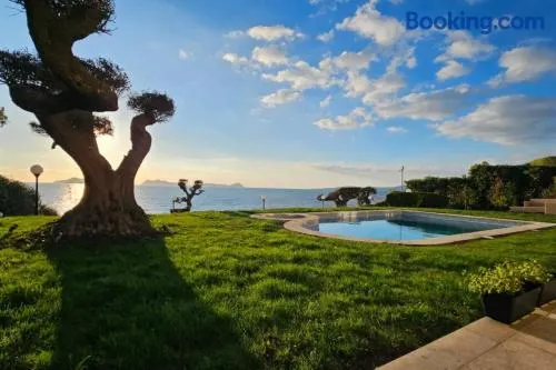 Ocean Cliff Suite - Image 1
