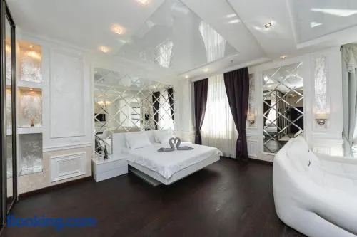 Nikira apartment 56 Оболонская набережная - Image 1