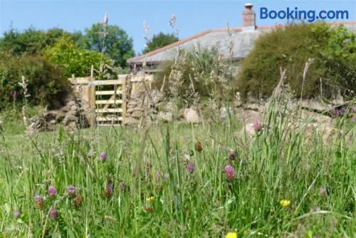 Tremerth Cottage Mousehole lovely country views - Image 1