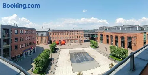 APARTAMENT 80m2 z 70m2 tarasem -W PEŁNI WYPOSAŻONY - WYJATKOWE CENTRUM MIASTA - Image 1