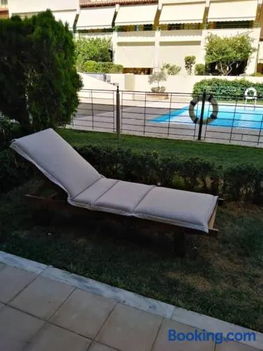 Luxury Apartment with Pool View - Image 1
