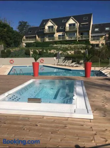 Studio Golf piscine D Day - Image 1