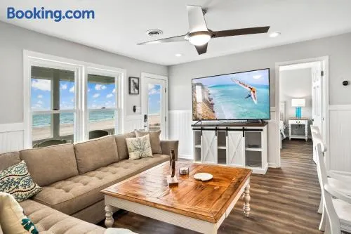 Ocean Daze - Sleeps 22, Direct Oceanfront, Renovated May 2022 - Image 1