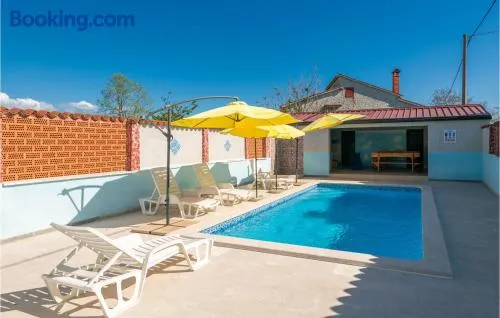 Three-Bedroom Holiday Home 0 In Zminj - Image 1