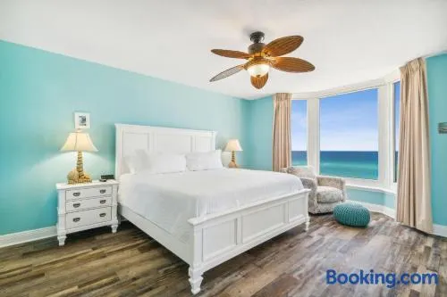 Flipflop Paradise Unit 625 - Image 1