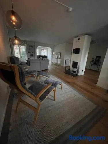 Spacious summer house with outdoor seating area, close to the sea & nature! - Image 1