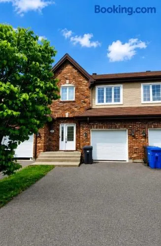 Elegant 3BR Townhome with Lounge, Parking - Image 1