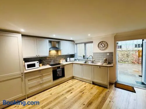 NEW Central Ryde Retreat, Melville Duplex, short walk to Beach Sleeps 6 - Image 1