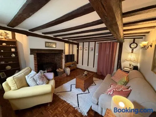 Pretty Cottage in Harleston, Norfolk, dog friendly - Image 1