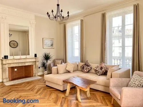 Appartement d exception 100m2 avec Parking - Centre historique - Image 1