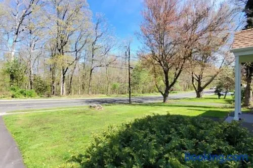 5•Star Fave CapeCodStyle Gem with Bedroom on Main - Image 1