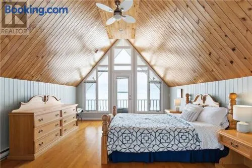 Borgitte 3 bedroom Waterfront Cottage - Image 1