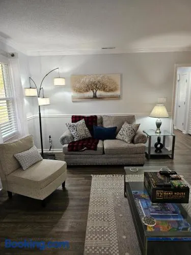 3-bedroom Townhouse near HPU - Image 1