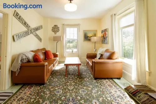 Central Picton Apartment, Sleeps 8; The Iron Horse - Image 1