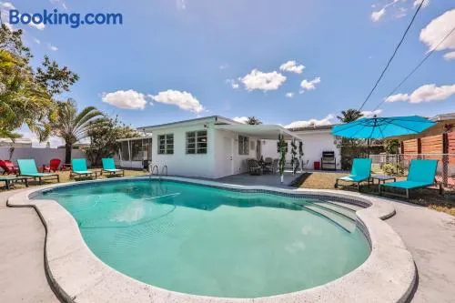 Aventura Ives Family Home - Image 1