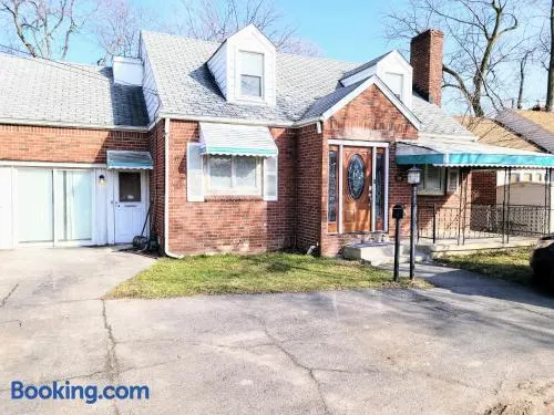 Sweet home, King bed, backyard and parking - Image 1