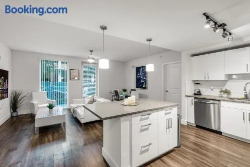 Comfort and Convenience 2BR Unit with Free Parking - Image 1