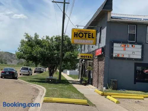 Hotel Dinosaur & Newcastle Bar - Image 1