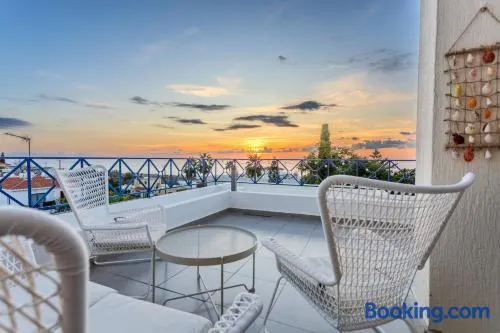 Sunset Sea View Apartment in Kissonerga - Image 1