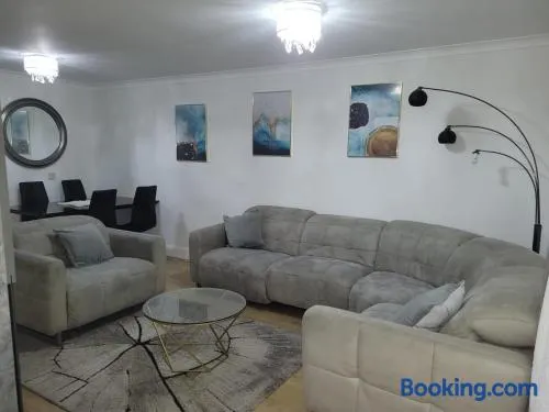 Lovely 3 bedroom house - Image 1