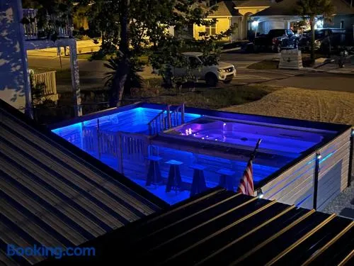 Bayview Cottage - Sun deck, pool, and more! - Image 1