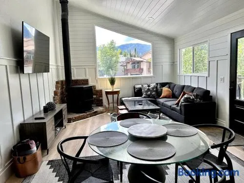 Contemporary 4BR with Ski Run Views - Image 1