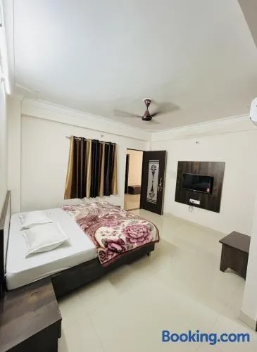 Hotel Chandram 966o9o1oo6 - 400mtr I 7min walking from ShreeNath Ji temple Nathdwara By SK - Image 1