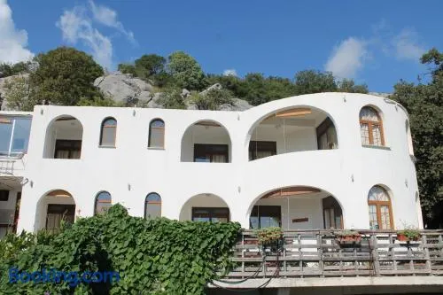 Pataki Guesthouse - Image 1