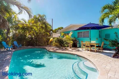 Mangrove Cottage - Image 1