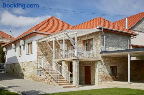 Szarka DownTown Vendégház - Image 1