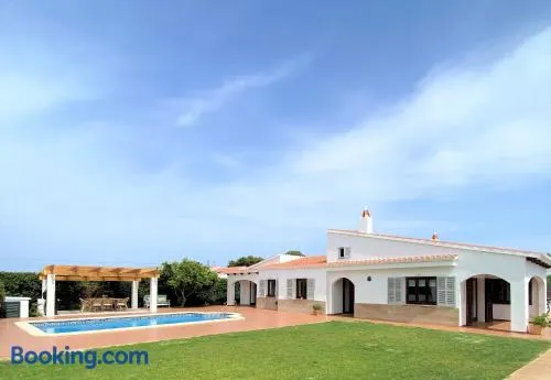 Casa con piscina muy cerca del mar - Image 1
