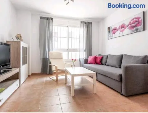 Apartamento con patio y piscina cerca de Sevilla - Image 1