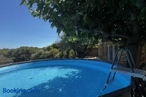 House with a view of Mont Ventoux Sauveterre - Image 1