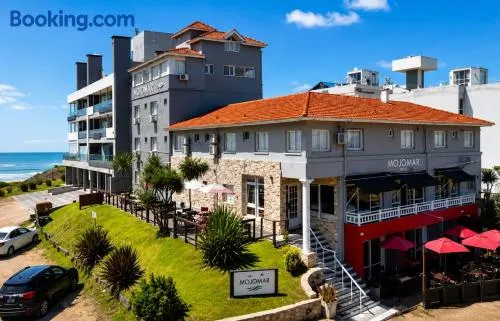 Mojomar Pinamar Hotel - Image 1