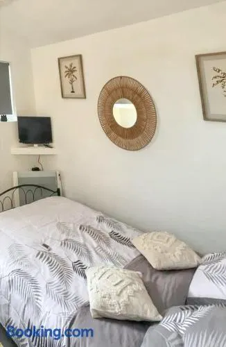 Studio cosy au cœur de Ploërmel - 20 m² avec terrasse - Image 1